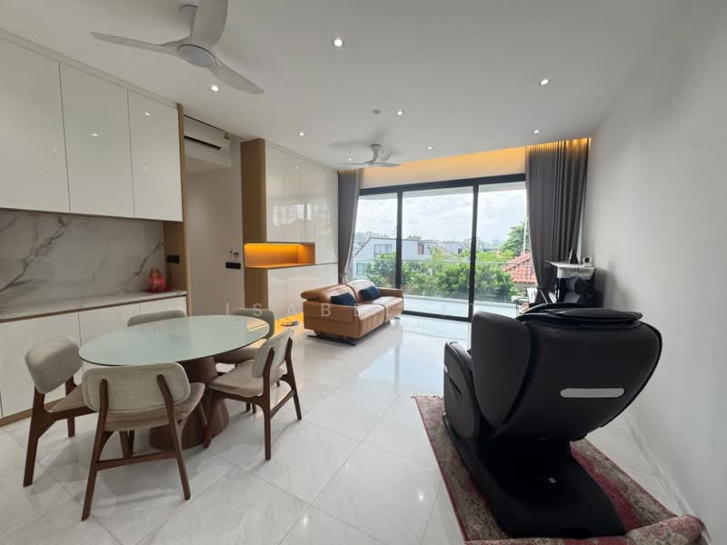 Peak Residence, 333 Thomson Road, 4 Bedrooms, 1,389 sqft, Condominium For Sale, by Isabel It, 500235437 - Living Room - PropertyGuru.com.sg