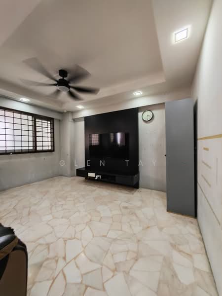 438 Choa Chu Kang Avenue 4, 438 Choa Chu Kang Avenue 4, 3 Bedrooms, 1,141 sqft, HDB Flat For Sale, by Glen Tay, 500235440 - Living Room - PropertyGuru.com.sg