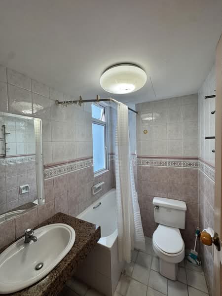 La Crystal, 160 Killiney Road, 3 Bedrooms, 1,055 sqft, Condominium For Sale, by Tim Ong, 500235447 - Bathroom - PropertyGuru.com.sg