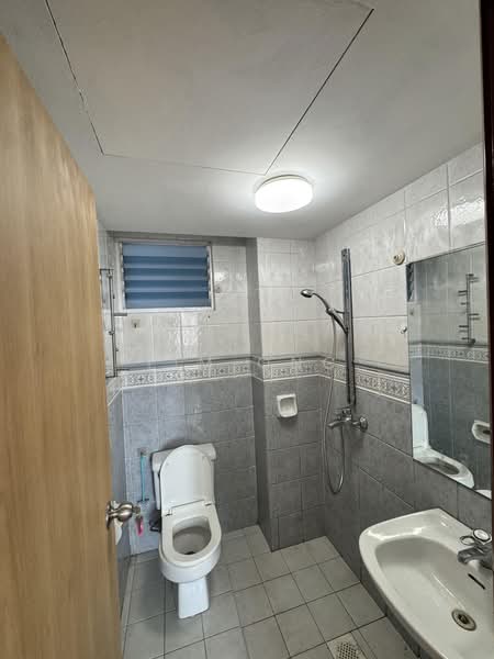 La Crystal, 160 Killiney Road, 3 Bedrooms, 1,055 sqft, Condominium For Sale, by Tim Ong, 500235447 - Bathroom - PropertyGuru.com.sg