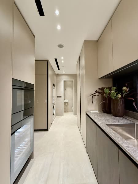 UPPERHOUSE at Orchard Boulevard, 22 Orchard Boulevard, 4 Bedrooms, 2,056 sqft, Condominium For Sale, by Elaine Goh, 500235464 - Kitchen - PropertyGuru.com.sg