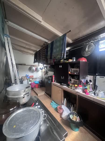 41 Jalan Bahagia, 41 Jalan Bahagia, 3 Bedrooms, 1,600 sqft, HDB Flat For Sale, by Aizuddin Maulud, 500235466 - Kitchen - PropertyGuru.com.sg