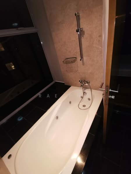 D'Hillside Loft, 31 Pasir Panjang Hill, 3 Bedrooms, 1,250 sqft, Condominium For Rent, by Rae Png, 500235467 - Bathroom - PropertyGuru.com.sg