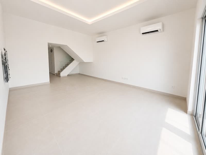 CASUARINA ROAD / BRAND NEW INTERTERRACE / 1KM TO CHIJ ST. NICHOLAS GIRLS' SCHOOL, CASUARINA ROAD, 6 Bedrooms, 3,649 sqft, Terraced House For Sale, by Evon Lee, 500235474 - Living Room - PropertyGuru.com.sg