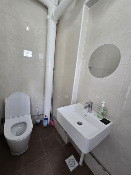 412 Choa Chu Kang Avenue 3, 412 Choa Chu Kang Avenue 3, Room Rental, 150 sqft, HDB Flat For Rent, by Eileen Tan, 500235479 - Bathroom - PropertyGuru.com.sg