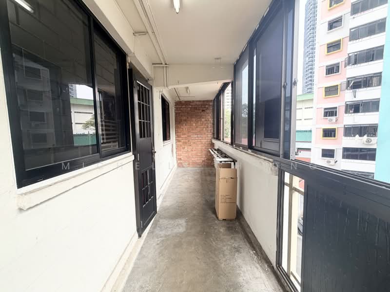 51 Lorong 6 Toa Payoh, 51 Lorong 6 Toa Payoh, 2 Bedrooms, 785 sqft, HDB Flat For Sale, by Michelle Cheong, 500235480 - Balcony - PropertyGuru.com.sg