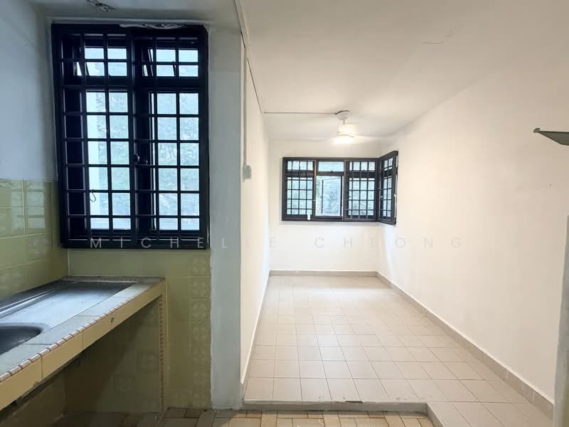 51 Lorong 6 Toa Payoh, 51 Lorong 6 Toa Payoh, 2 Bedrooms, 785 sqft, HDB Flat For Sale, by Michelle Cheong, 500235480 - Kitchen - PropertyGuru.com.sg