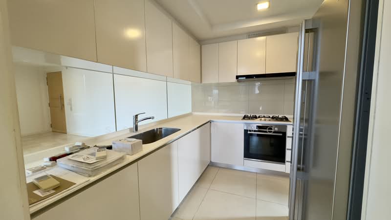 The Lakefront Residences, 42 Lakeside Drive, 4 Bedrooms, 2,422 sqft, Condominium For Sale, by Seth Chung, 500235481 - Kitchen - PropertyGuru.com.sg