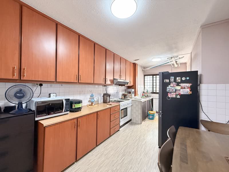 455 Jurong West Street 42, 455 Jurong West Street 42, 2 Bedrooms, 797 sqft, HDB Flat For Sale, by Jonathan Yeo, 500235488 - Kitchen - PropertyGuru.com.sg