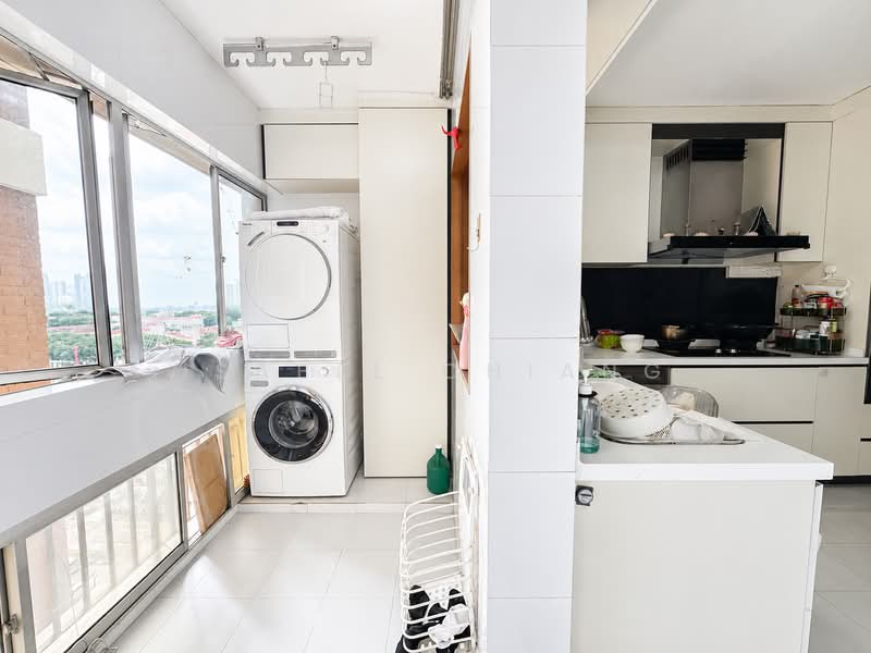 131 Clarence Lane, 131 Clarence Lane, 4 Bedrooms, 1,302 sqft, HDB Flat For Sale, by Isabel Chiang, 500235490 - Yard - PropertyGuru.com.sg