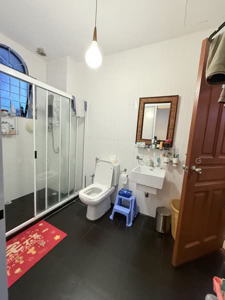 458503, Fidelio street, Bedok / Upper East Coast, 4 Bedrooms, 3,139 sqft, Corner Terrace For Rent, by Florence Zheng Zhen, 500235498 - Bathroom - PropertyGuru.com.sg