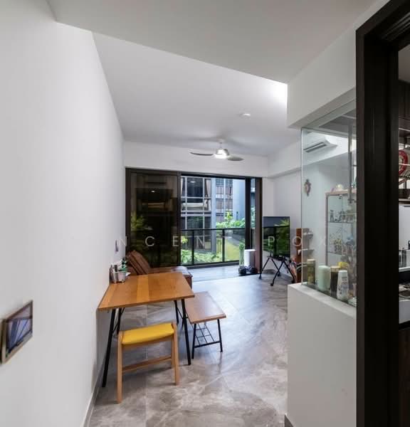 The Commodore, 61 Canberra Drive, 4 Bedrooms, 1,184 sqft, Condominium For Rent, by Vincent Pok, 500235500 - Living Room - PropertyGuru.com.sg