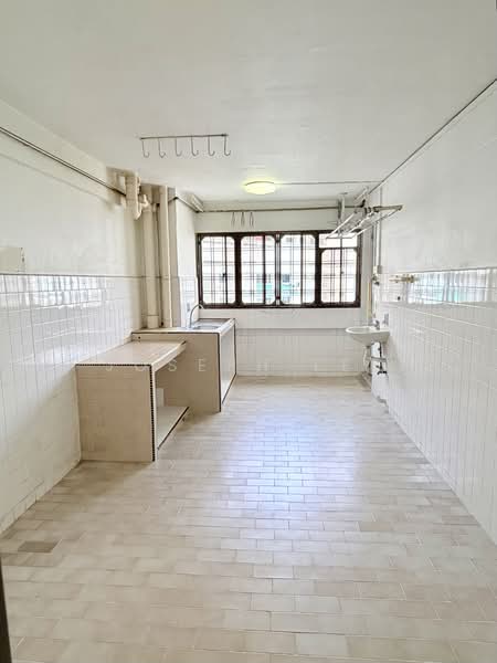 104 Woodlands Street 13, 104 Woodlands Street 13, 3 Bedrooms, 980 sqft, HDB Flat For Sale, by Joseph Lee, 500235507 - Kitchen - PropertyGuru.com.sg