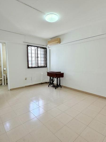 104 Woodlands Street 13, 104 Woodlands Street 13, Admiralty / Woodlands, 3 Bedrooms, 980 sqft, HDB Flat For Sale, by Joseph Lee, 500235507 - Master Bedroom - PropertyGuru.com.sg