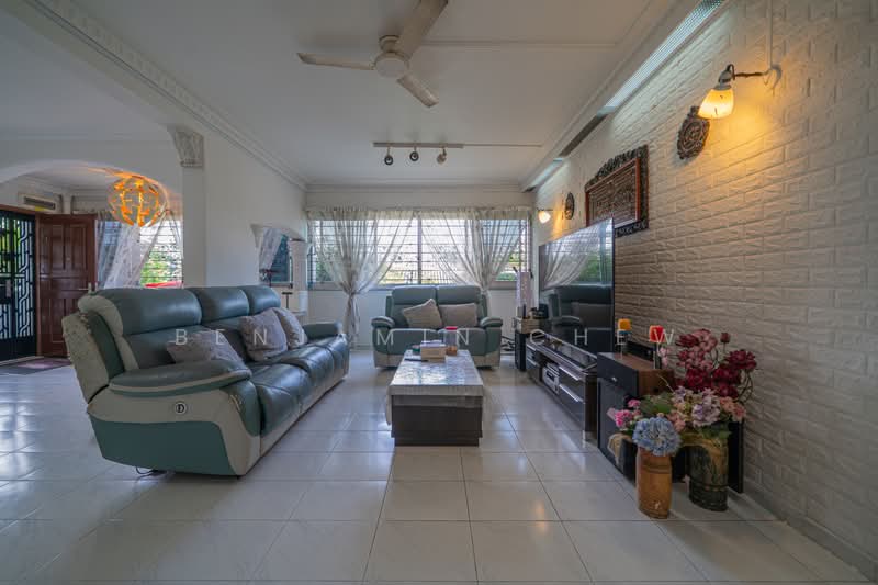 936 Tampines Avenue 5, 936 Tampines Avenue 5, 3 Bedrooms, 1,313 sqft, HDB Flat For Sale, by Benjamin Chew, 500235508 - Living Room - PropertyGuru.com.sg