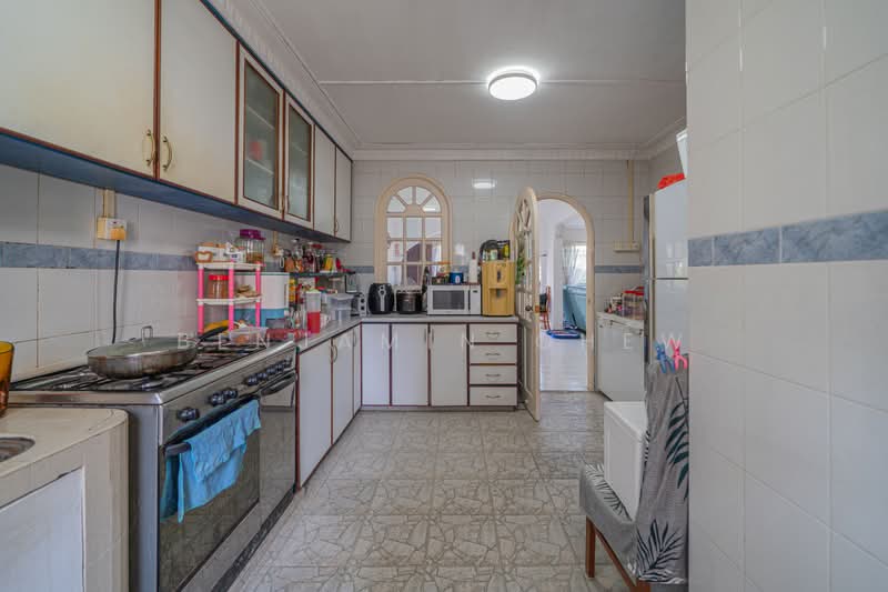 936 Tampines Avenue 5, 936 Tampines Avenue 5, 3 Bedrooms, 1,313 sqft, HDB Flat For Sale, by Benjamin Chew, 500235508 - Kitchen - PropertyGuru.com.sg