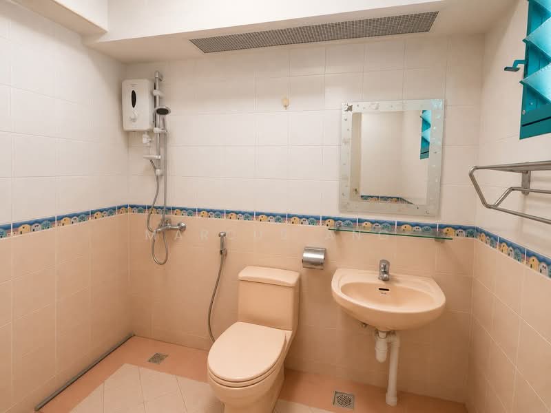 15 Farrer Park Road, 15 Farrer Park Road, 2 Bedrooms, 667 sqft, HDB Flat For Sale, by Marcus Ang, 500235510 - Bathroom - PropertyGuru.com.sg