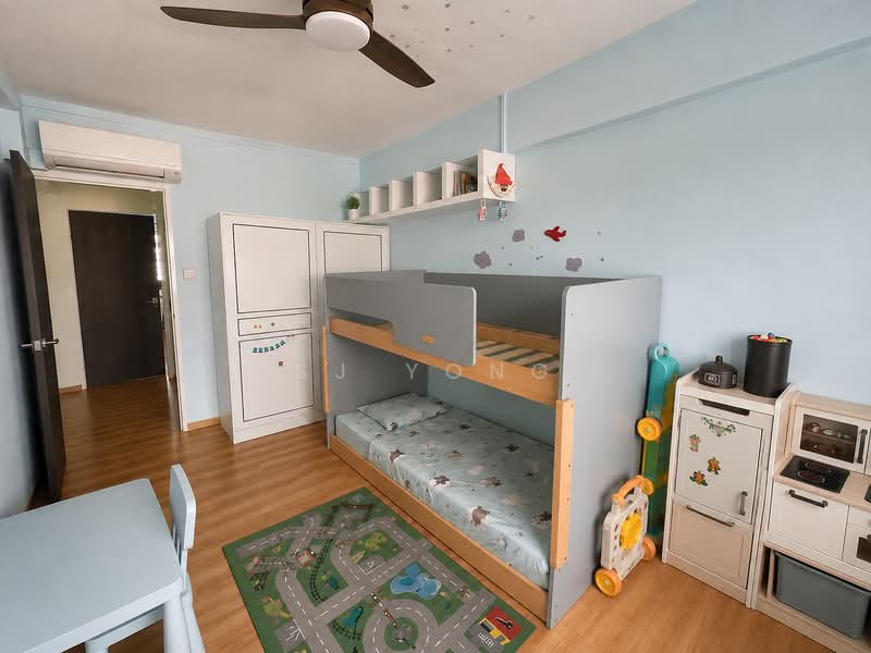 21 Queen's Close, 21 Queen's Close, 3 Bedrooms, 1,163 sqft, HDB Flat For Sale, by SJ Yong, 500235517 - Bedroom - PropertyGuru.com.sg