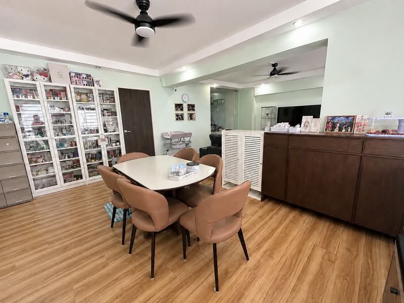 21 Queen's Close, 21 Queen's Close, 3 Bedrooms, 1,163 sqft, HDB Flat For Sale, by SJ Yong, 500235517 - Living/Dining Room - PropertyGuru.com.sg
