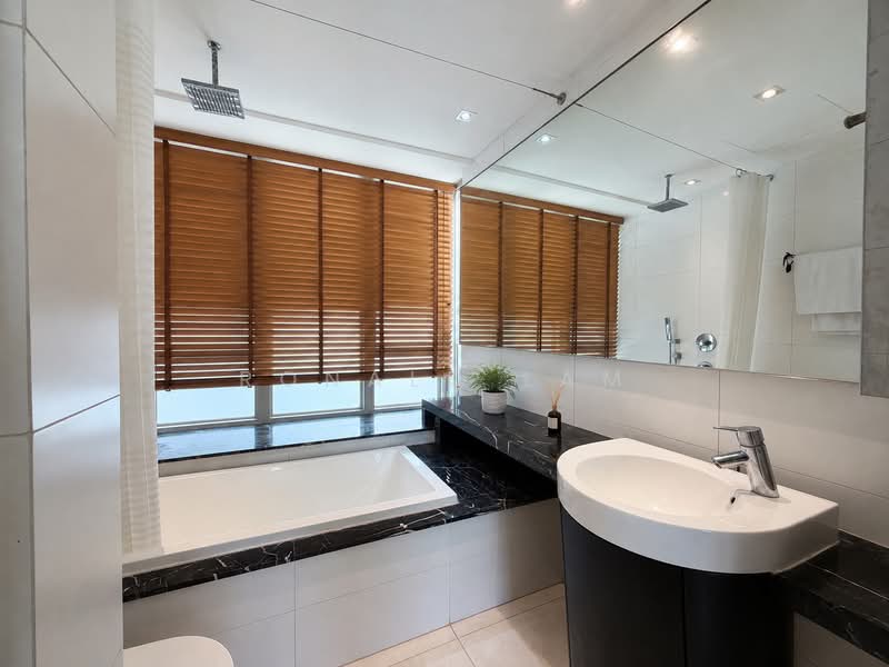 The Centris, 83 Jurong West Central 3, 2 Bedrooms, 958 sqft, Apartment For Sale, by Ronald Lam, 500235518 - Bathroom - PropertyGuru.com.sg