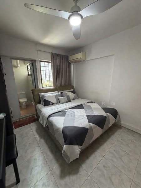 104 Bukit Purmei Road, 104 Bukit Purmei Road, 2 Bedrooms, 829 sqft, HDB Flat For Sale, by Andrew Yong, 500235520 - Master Bedroom - PropertyGuru.com.sg
