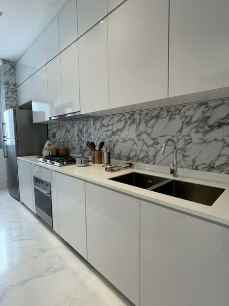 Queens Peak, 1 Dundee Road, 5 Bedrooms, 4,715 sqft, Condominium For Sale, by Ann Marie Ee, 500235522 - Functional Kitchen (view fm doorway) - PropertyGuru.com.sg