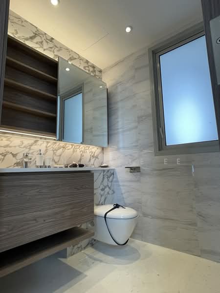 Queens Peak, 1 Dundee Road, 5 Bedrooms, 4,715 sqft, Condominium For Sale, by Ann Marie Ee, 500235522 - Common Bathroom - PropertyGuru.com.sg