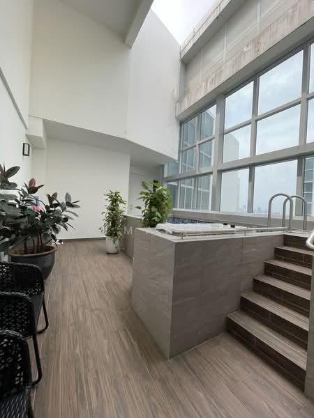 Queens Peak, 1 Dundee Road, 5 Bedrooms, 4,715 sqft, Condominium For Sale, by Ann Marie Ee, 500235522 - Private pool & Jacuzzi - PropertyGuru.com.sg