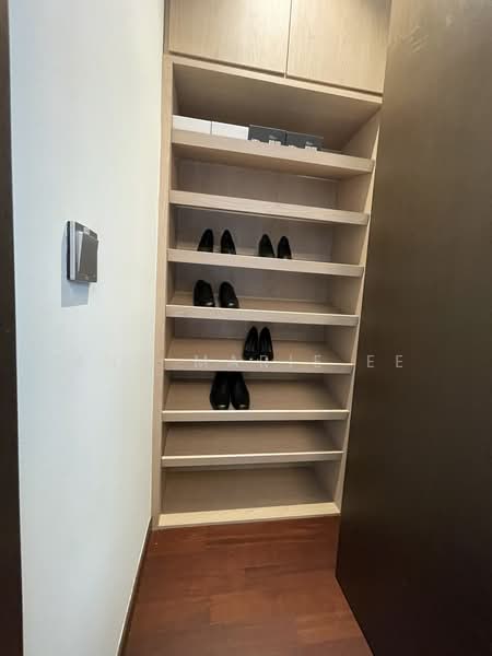 Queens Peak, 1 Dundee Road, 5 Bedrooms, 4,715 sqft, Condominium For Sale, by Ann Marie Ee, 500235522 - Shoe Rack (next to Pte lift) - PropertyGuru.com.sg