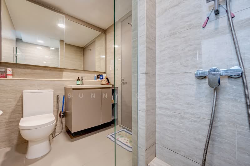 Waterwoods, Punggol Field Walk, 4 Bedrooms, 1,281 sqft, Condominium For Sale, by Sunny Giam, 500235524 - Bathroom - PropertyGuru.com.sg