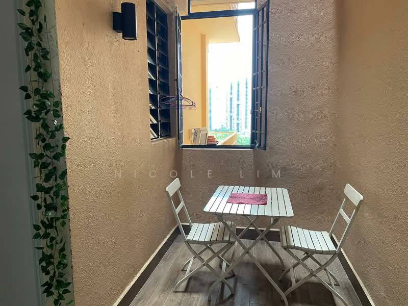 Tanglin View, 150 Prince Charles Crescent, 4 Bedrooms, 1,991 sqft, Condominium For Rent, by Nicole Lim, 500235525 - Terrace - PropertyGuru.com.sg