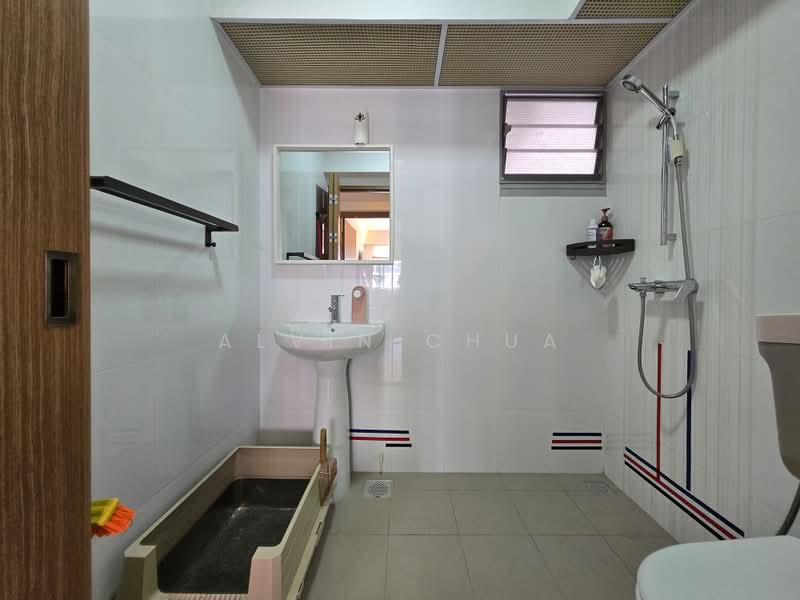 437A Bukit Batok West Avenue 5, 437A Bukit Batok West Avenue 5, Dairy Farm / Bukit Panjang / Choa Chu Kang, 3 Bedrooms, 1,216 sqft, HDB Flat For Sale, by Alvin Chua, 500235531 - Common Bathroom - PropertyGuru.com.sg