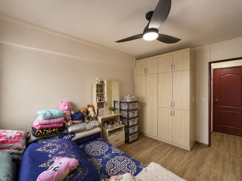 201D Tampines Street 21, 201D Tampines Street 21, 2 Bedrooms, 732 sqft, HDB Flat For Sale, by Ahmad Firdaus Bin Alias, 500235536 - Bedroom - PropertyGuru.com.sg