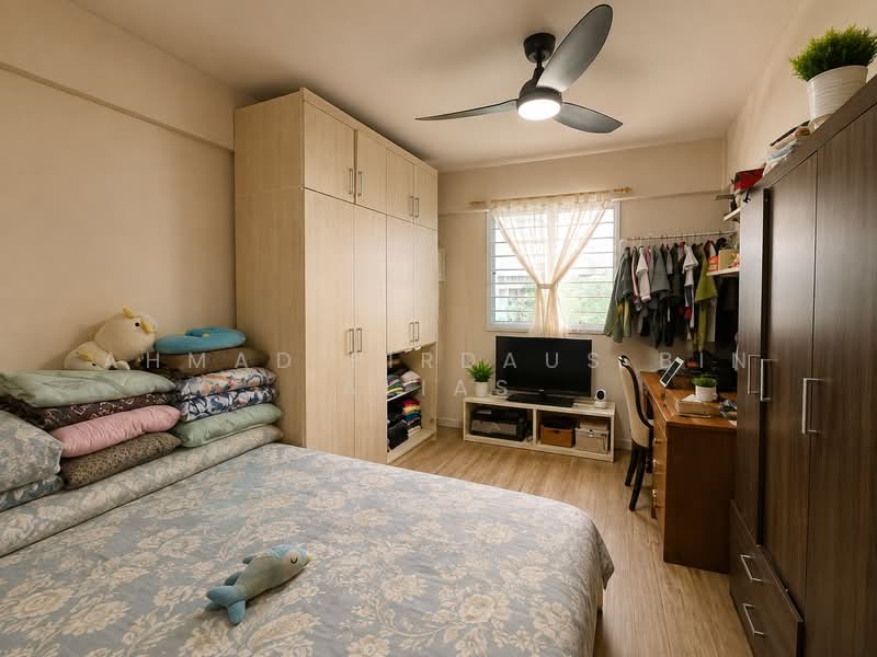 201D Tampines Street 21, 201D Tampines Street 21, 2 Bedrooms, 732 sqft, HDB Flat For Sale, by Ahmad Firdaus Bin Alias, 500235536 - Bedroom - PropertyGuru.com.sg