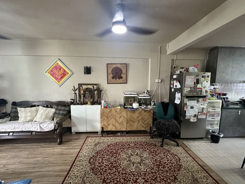 201D Tampines Street 21, 201D Tampines Street 21, 2 Bedrooms, 732 sqft, HDB Flat For Sale, by Ahmad Firdaus Bin Alias, 500235536 - Living Room - PropertyGuru.com.sg