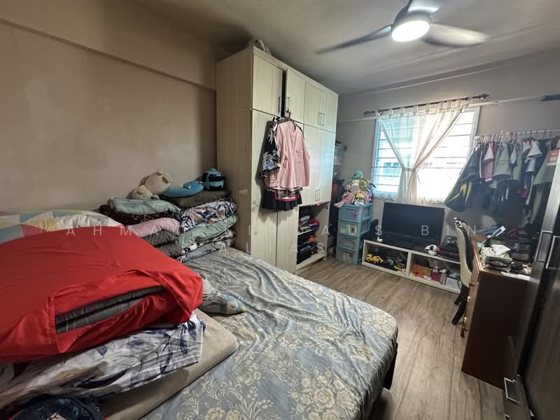 201D Tampines Street 21, 201D Tampines Street 21, 2 Bedrooms, 732 sqft, HDB Flat For Sale, by Ahmad Firdaus Bin Alias, 500235536 - Bedroom - PropertyGuru.com.sg