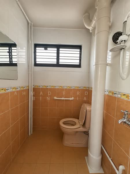 201D Tampines Street 21, 201D Tampines Street 21, 2 Bedrooms, 732 sqft, HDB Flat For Sale, by Ahmad Firdaus Bin Alias, 500235536 - Bathroom - PropertyGuru.com.sg