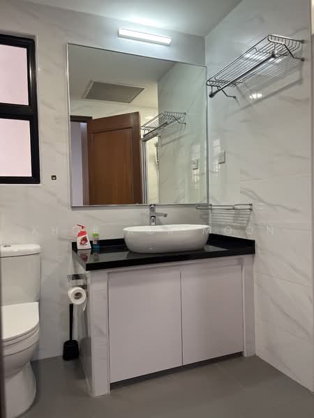 Dover Parkview, 30 Dover Rise, 2 Bedrooms, 969 sqft, Condominium For Sale, by KHOR KOK MOON, 500235540 - Bathroom - PropertyGuru.com.sg