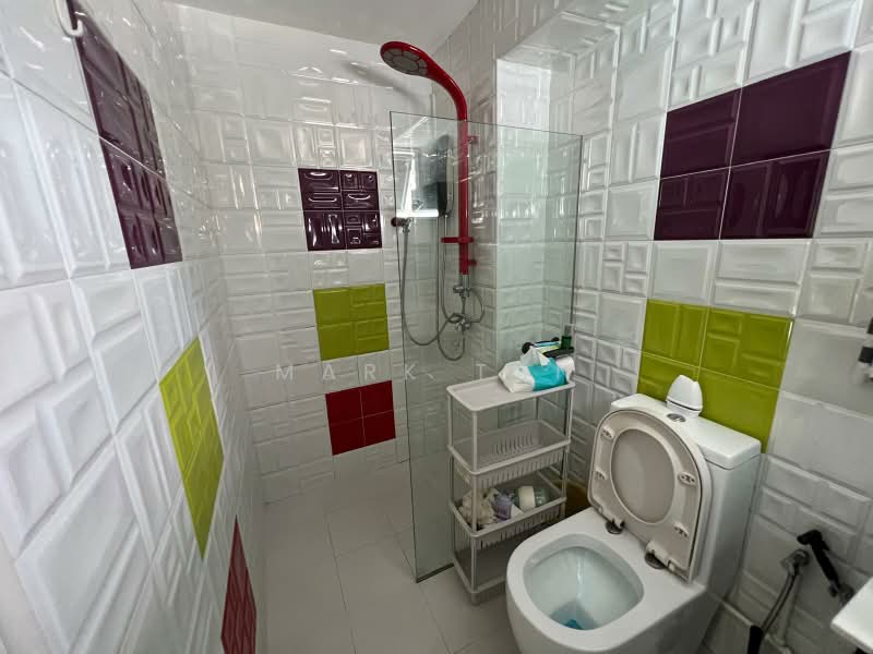 469 Segar Road, 469 Segar Road, 3 Bedrooms, 1,237 sqft, HDB Flat For Sale, by Mark Tan, 500235541 - Bathroom - PropertyGuru.com.sg