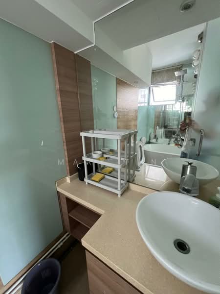 469 Segar Road, 469 Segar Road, 3 Bedrooms, 1,237 sqft, HDB Flat For Sale, by Mark Tan, 500235541 - Bathroom - PropertyGuru.com.sg