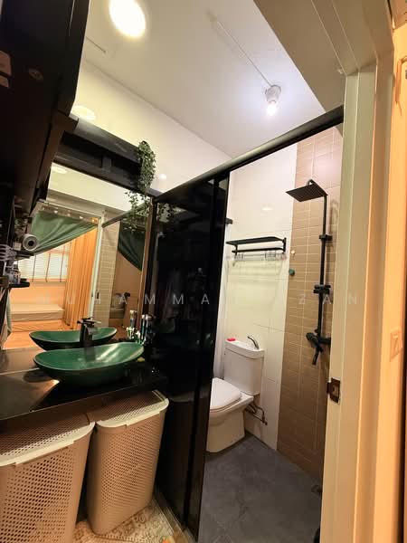 129B Canberra Street, 129B Canberra Street, 2 Bedrooms, 731 sqft, HDB Flat For Sale, by Muhammad Azan, 500235550 - Bathroom - PropertyGuru.com.sg