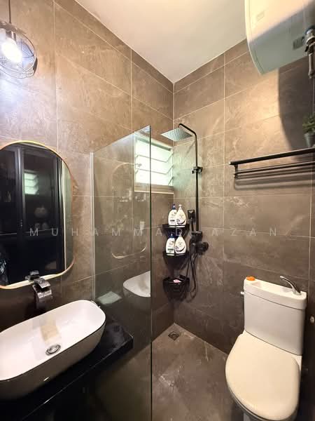 129B Canberra Street, 129B Canberra Street, 2 Bedrooms, 731 sqft, HDB Flat For Sale, by Muhammad Azan, 500235550 - Bathroom - PropertyGuru.com.sg
