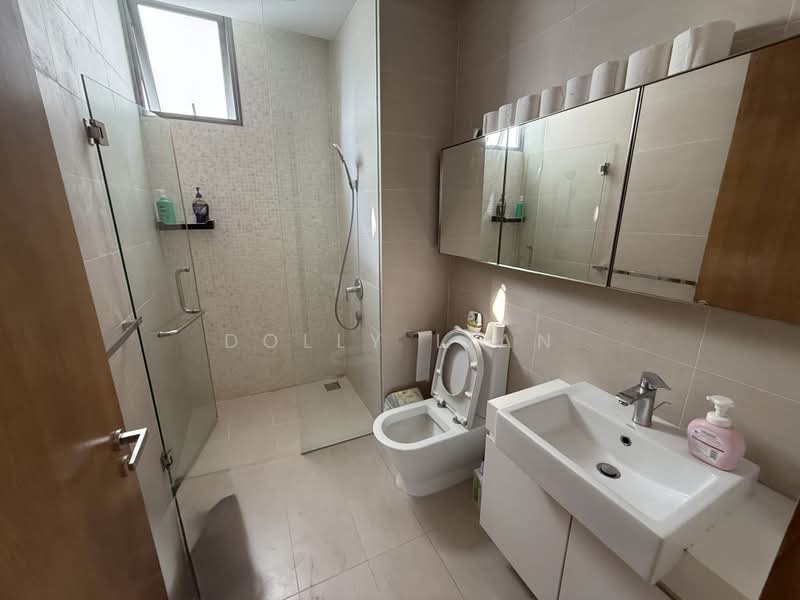 Katong Regency, 13 Tanjong Katong Road, 2 Bedrooms, 936 sqft, Condominium For Rent, by Dolly Lian, 500235557 - Bathroom - PropertyGuru.com.sg