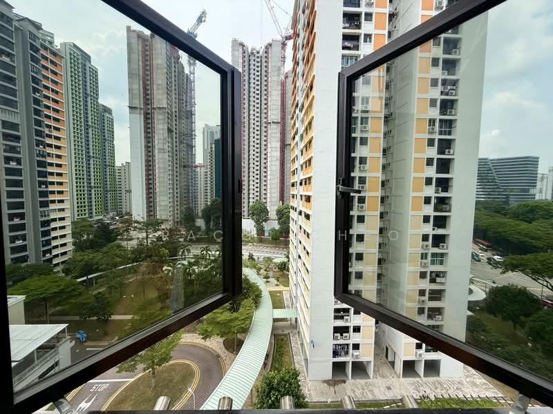 15 Ghim Moh Road, 15 Ghim Moh Road, 3 Bedrooms, 883 sqft, HDB Flat For Sale, by Tracci Cheo, 500235558 - View from kitchen and bedroom - PropertyGuru.com.sg