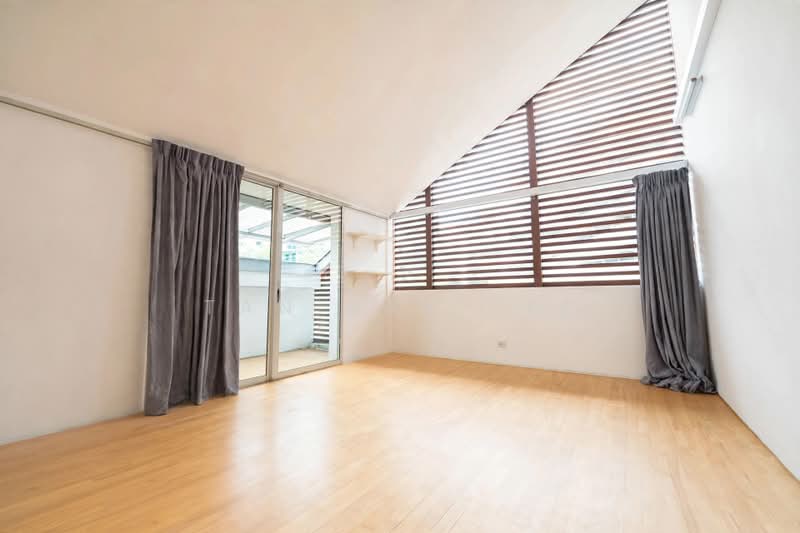 Serangoon Garden Estate, Hythe Road, 4 Bedrooms, 3,500 sqft, Semi-Detached House For Rent, by Tan Nan See, 500235559 - Bedroom at Attic  - PropertyGuru.com.sg