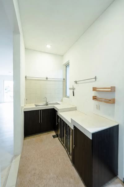Serangoon Garden Estate, Hythe Road, 4 Bedrooms, 3,500 sqft, Semi-Detached House For Rent, by Tan Nan See, 500235559 - Kitchen - PropertyGuru.com.sg