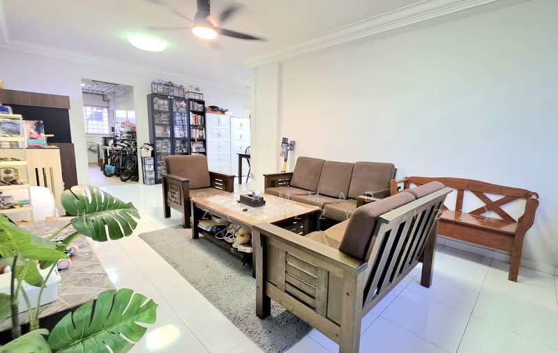 287 Yishun Avenue 6, 287 Yishun Avenue 6, Sembawang / Yishun, 3 Bedrooms, 1,130 sqft, HDB Flat For Sale, by Mohammad Khafidz(Fizzy Fizz), 500235572 - Living Room - PropertyGuru.com.sg