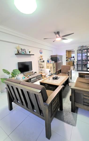 287 Yishun Avenue 6, 287 Yishun Avenue 6, Sembawang / Yishun, 3 Bedrooms, 1,130 sqft, HDB Flat For Sale, by Mohammad Khafidz(Fizzy Fizz), 500235572 - Living Room - PropertyGuru.com.sg