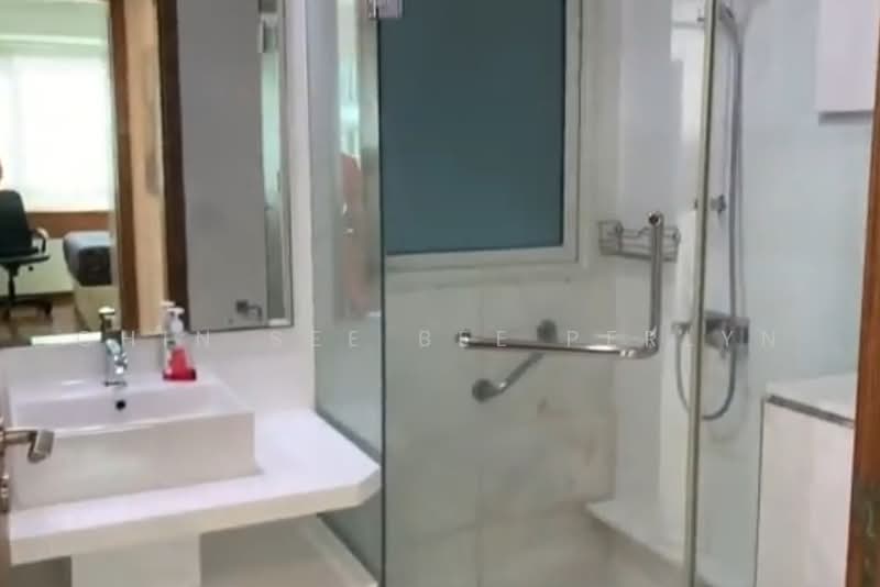 Suites at Orchard, 38 Handy Road, 2 Bedrooms, 753 sqft, Condominium For Rent, by Chin See Bee Perlyn, 500235577 - Bathroom - PropertyGuru.com.sg