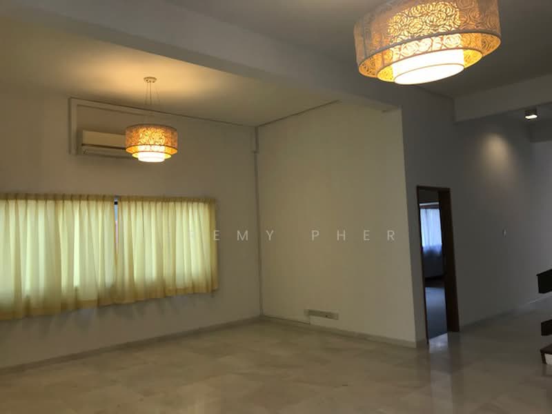 Serangoon Semi-D Near MRT, NEX & School, , 4 Bedrooms, 2,550 sqft, Semi-Detached House For Rent, by Jeremy Pher, 500235580 - Living Room - PropertyGuru.com.sg